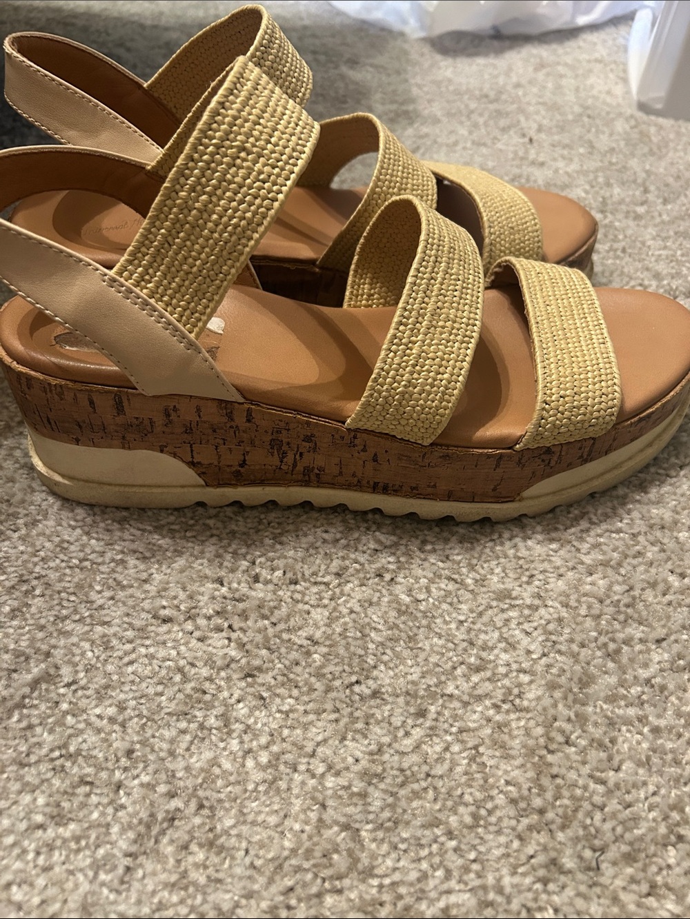 Universal Thread Platform Sandals - Picture 4 of 5